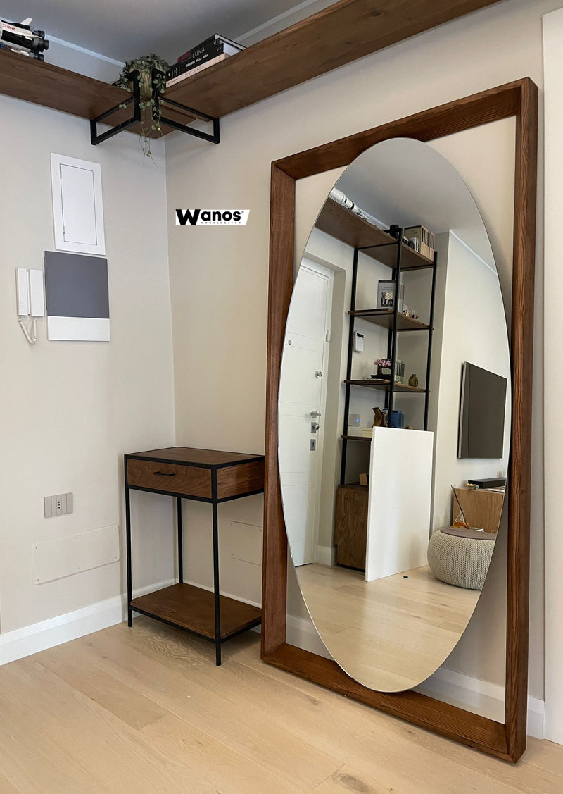 Specchio da terra ovale con cornice in legno massello nobile