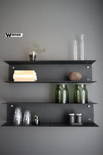 Mensole da parete con doppio ripiano dal design minimal realizzate in metallo