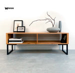 Consolle porta TV in legno massello di castagno con struttura in metallo