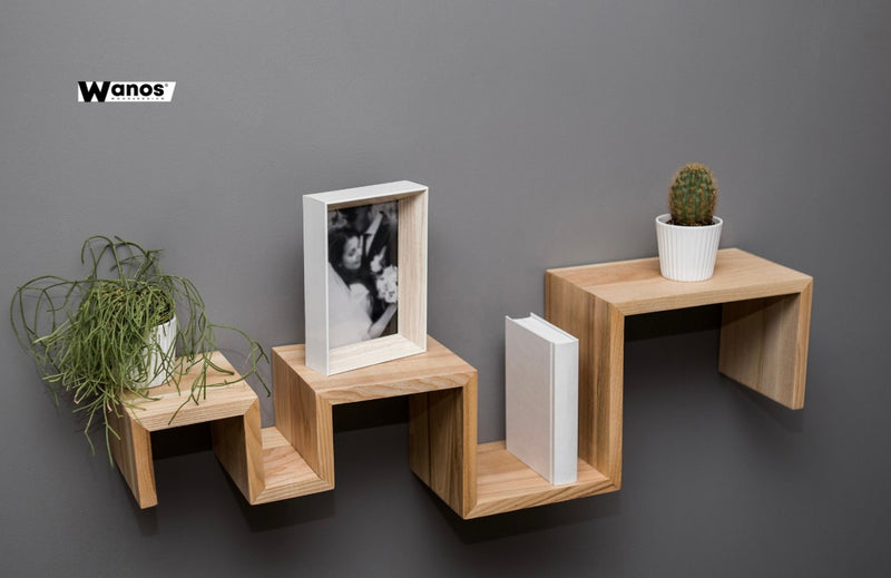 Mensola dal design geometrico realizzata totalmente in legno massello nobile