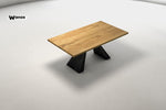 Tavolo in legno massello di rovere su struttura in metallo di design