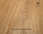 Specchiera di design da terra con cornice in legno massello nobile