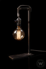 Lampada da tavolo di design in ferro battuto "Crane"