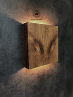 Applique da parete realizzato in legno massello di castagno naturale