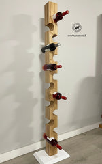 Portabottiglie di design in legno massello di castagno su base in metallo