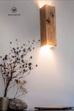 Applique da parete realizzato in legno massello di castagno naturale