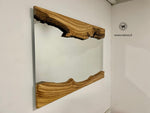 Specchio di design con cornice in legno massello di ulivo secolare