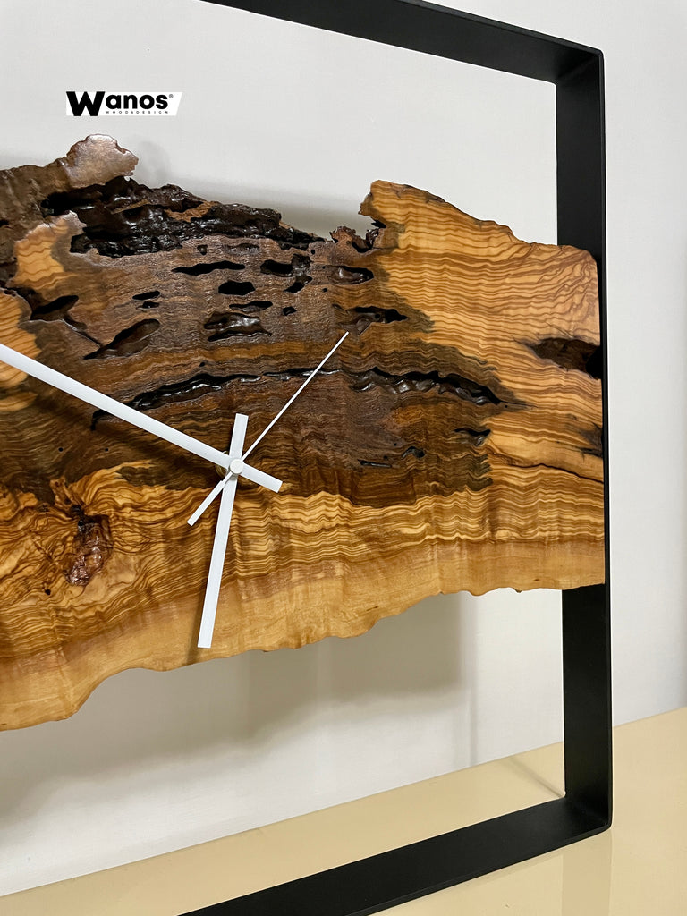 Orologio da parete di design realizzato in legno massello antico di ul –  Wanos Wood & Design