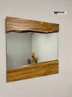 Specchio di design con cornice in legno massello di ulivo secolare