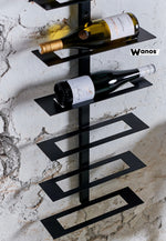 Portabottiglie da parete di design realizzato in metallo minimal