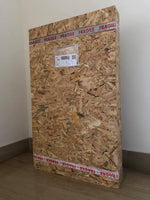 Specchio da terra di design con cornice in legno massello secolare invecchiato