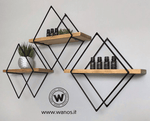 Mensola Geometrica di design realizzata con struttura in ferro e ripiano in legno massello di castagno