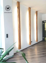 Applique da parete a led di design in legno massello di castagno invecchiato