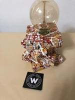 Lampada da tavolo di design in legno massello