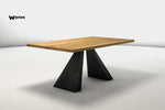 Tavolo in legno massello di rovere su struttura in metallo di design