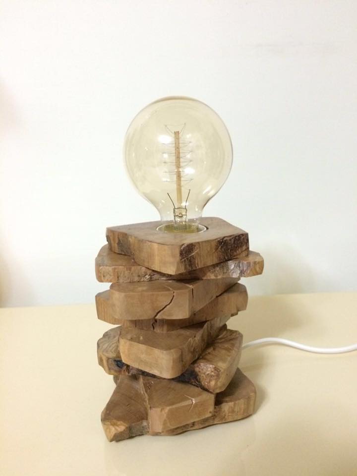 Table lamp with sections of Olive Root
