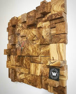 Orologio da parete realizzato in legno di ulivo secolare