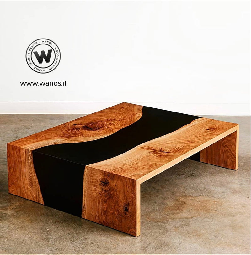 Coffee Table in legno massello di castagno invecchiato con river in resina