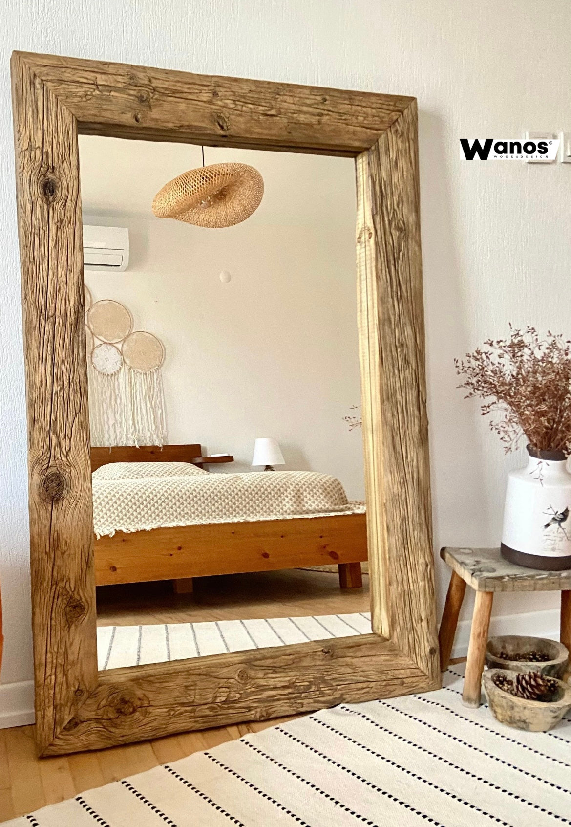 Specchio di design da terra o parete con cornice in legno massello inv –  Wanos Wood & Design