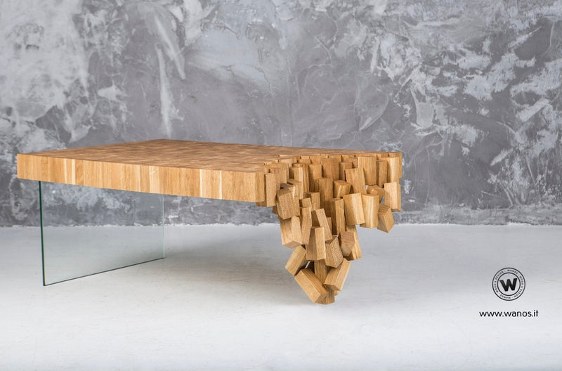 Coffee Table di design realizzato in legno massello di rovere con stuttura in vetro temperato