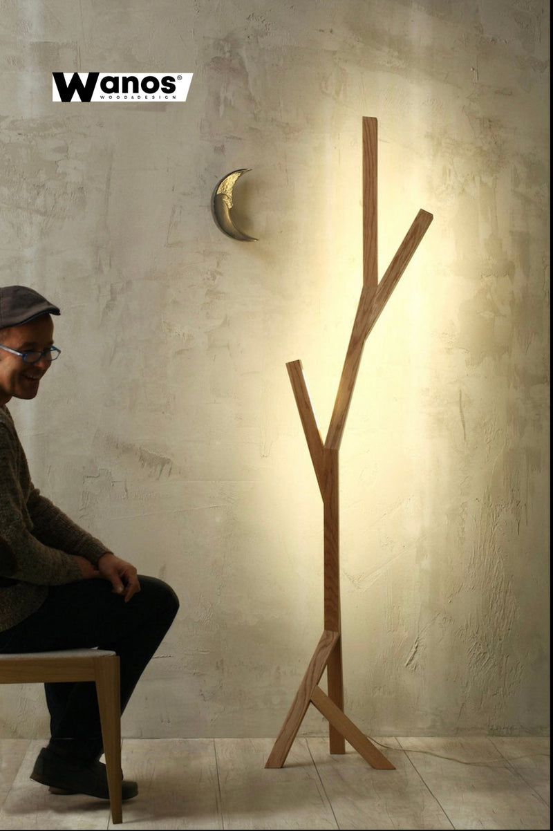 Piantana da terra in legno massello di castagno con luce led integrata