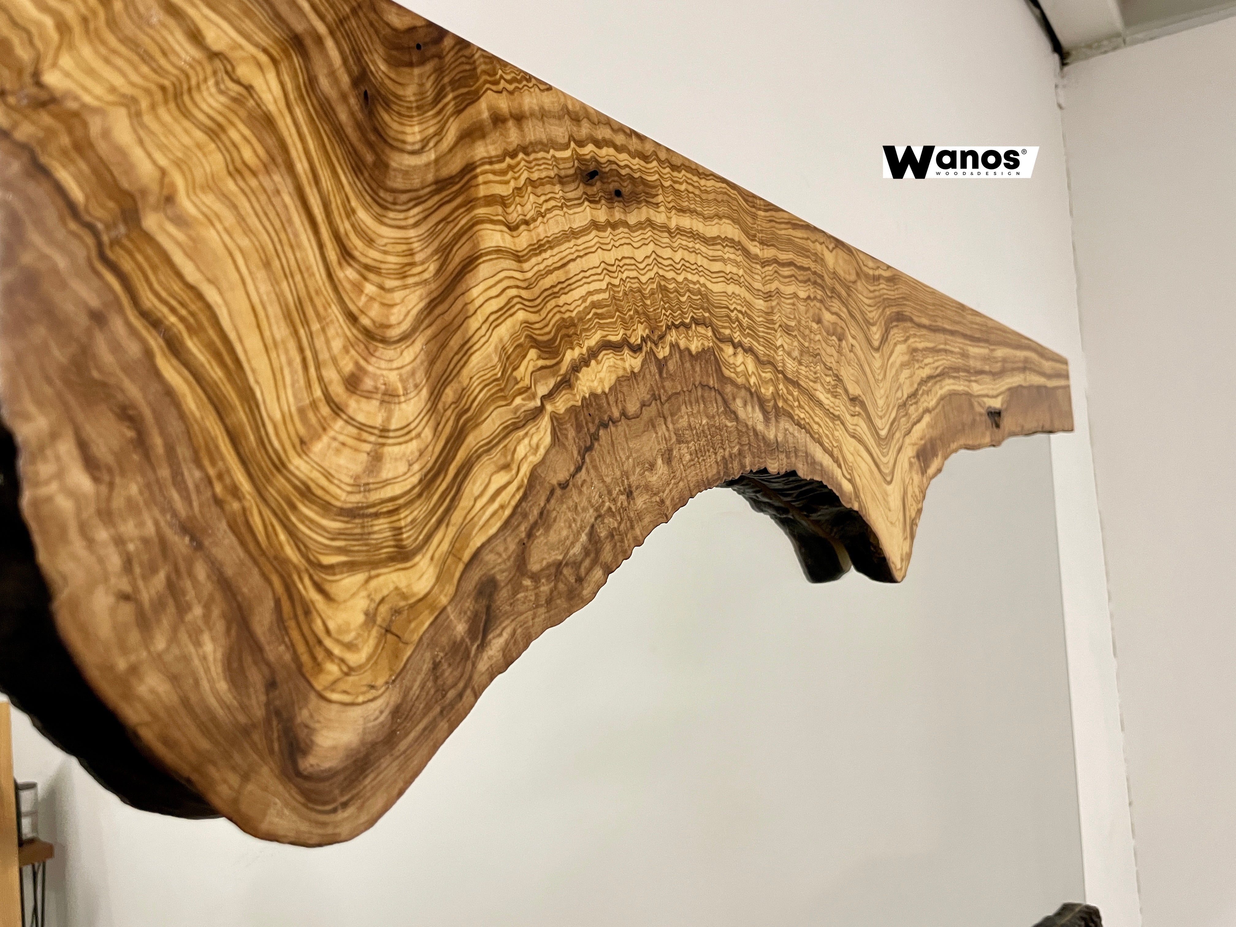 ULIKE Specchio da parete irregolare, 61 x 91 cm, decorazione da parete astratta con cornice in legno asimmetrica, specchio cosmetico asimmetrico, per bagno, camera da letto, soggiorno, ingresso ULIKE Specchio da parete irregolare, 61 x 91 cm, decorazione da parete astratta con cornice in legno asimmetrica, specchio cosmetico asimmetrico, per bagno, camera da letto, soggiorno, ingresso