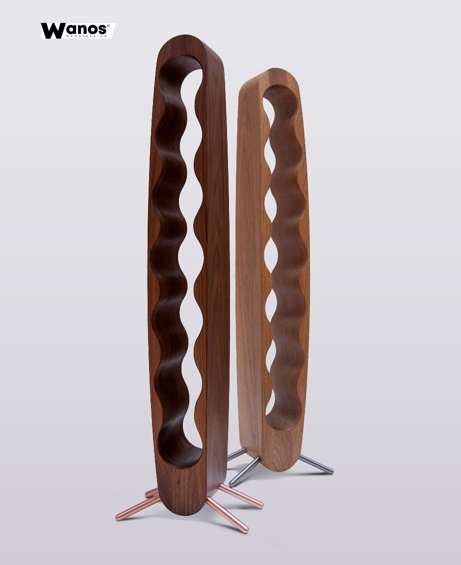 Portabottiglie di design in legno massello di castagno su base in metallo