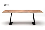 Tavolo di design realizzato in legno massello di castagno su struttura artigianale in metallo