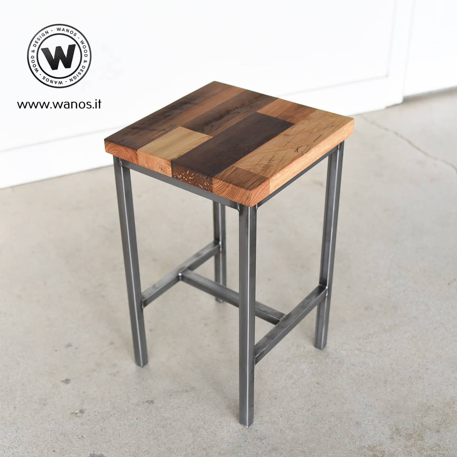 Sgabello di design realizzato con seduta in legno massello multi essen –  Wanos Wood & Design