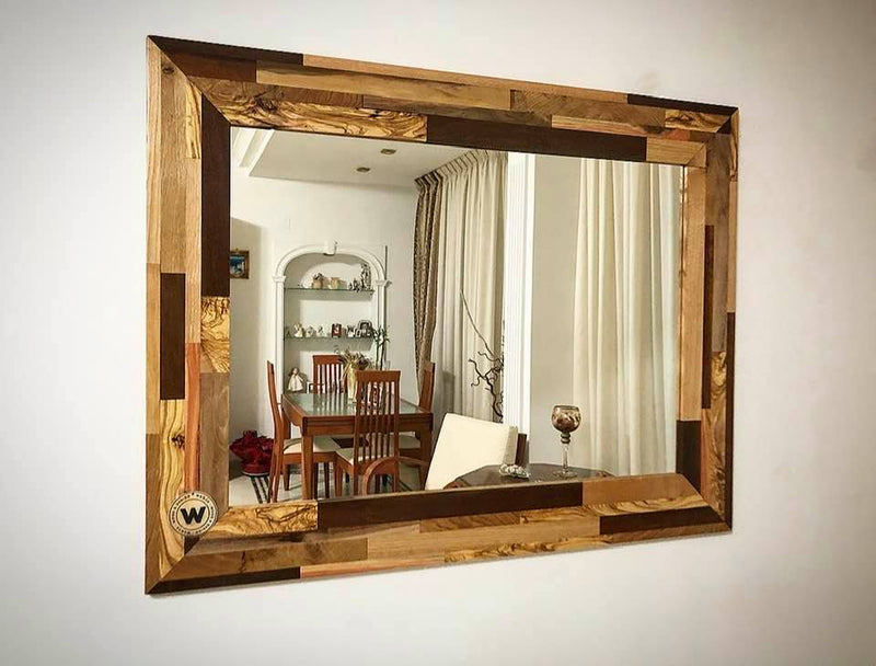 Design mirror with multi-essence solid wood frame