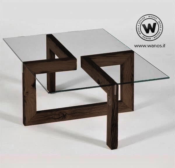Tavolino da salotto di design in legno massello con ripiano in